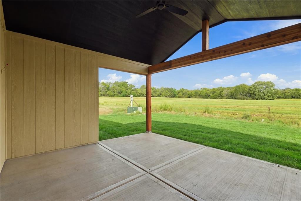 1102 Bluestem Circle Property Photo 7