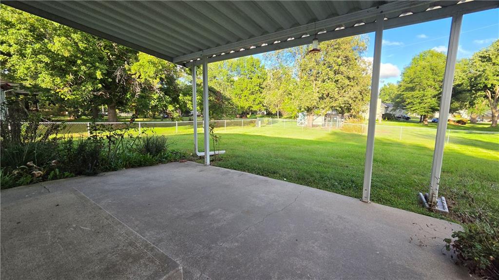 609 Park Street Property Photo 2