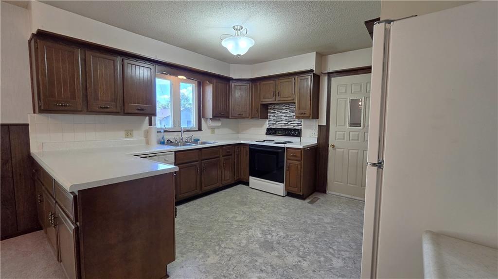 609 Park Street Property Photo 15