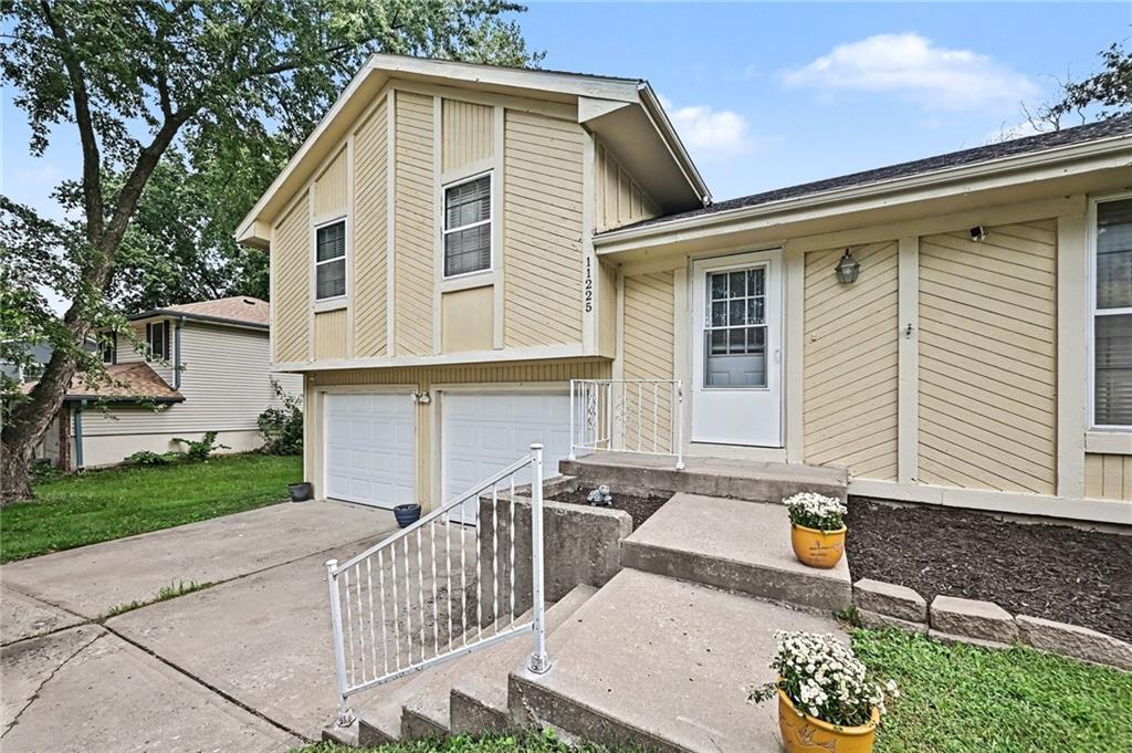 11225 N Tracy Avenue Property Photo 3