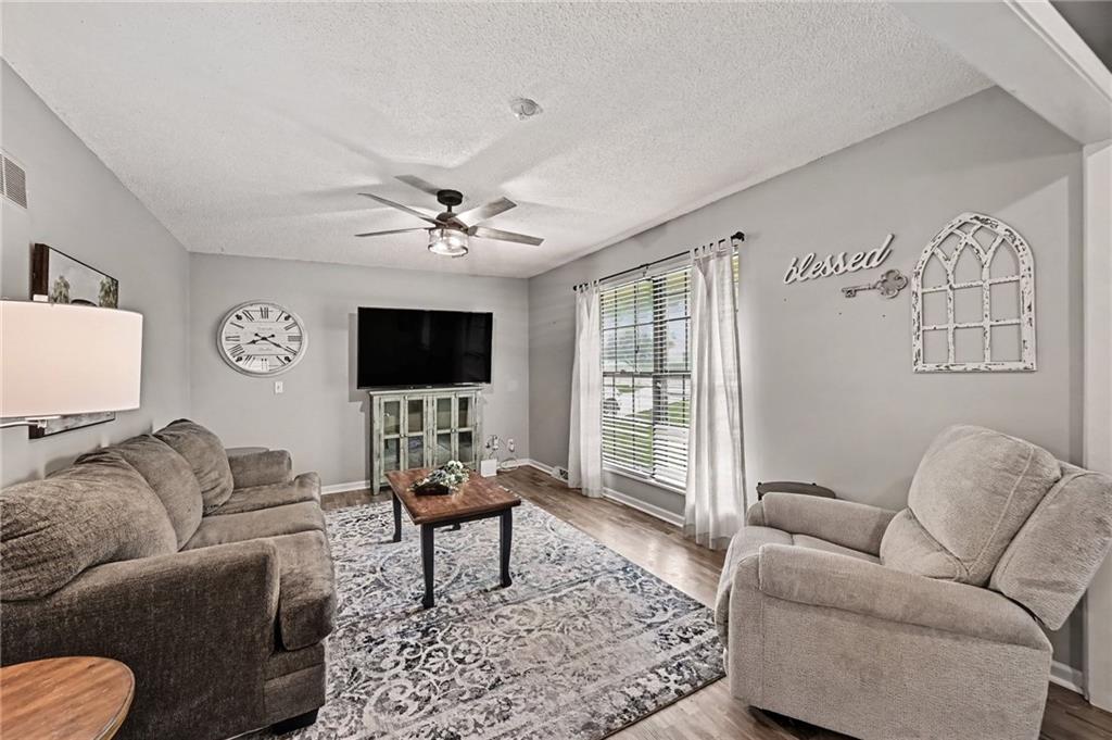 11225 N Tracy Avenue Property Photo 6