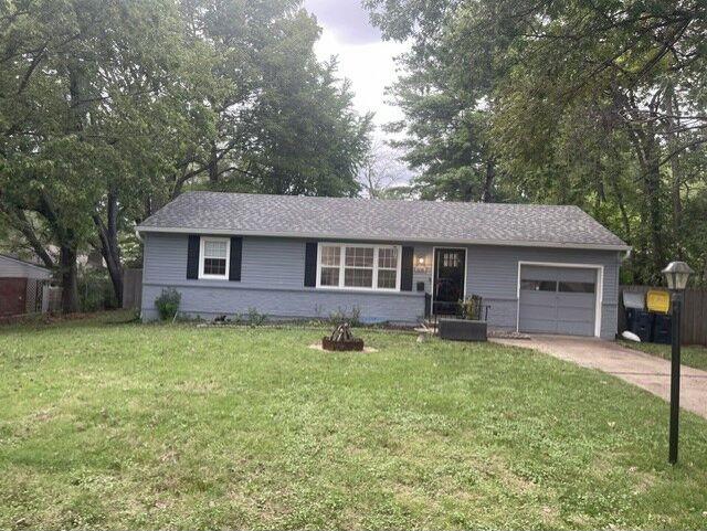 506 E 91st Terrace Property Photo 1