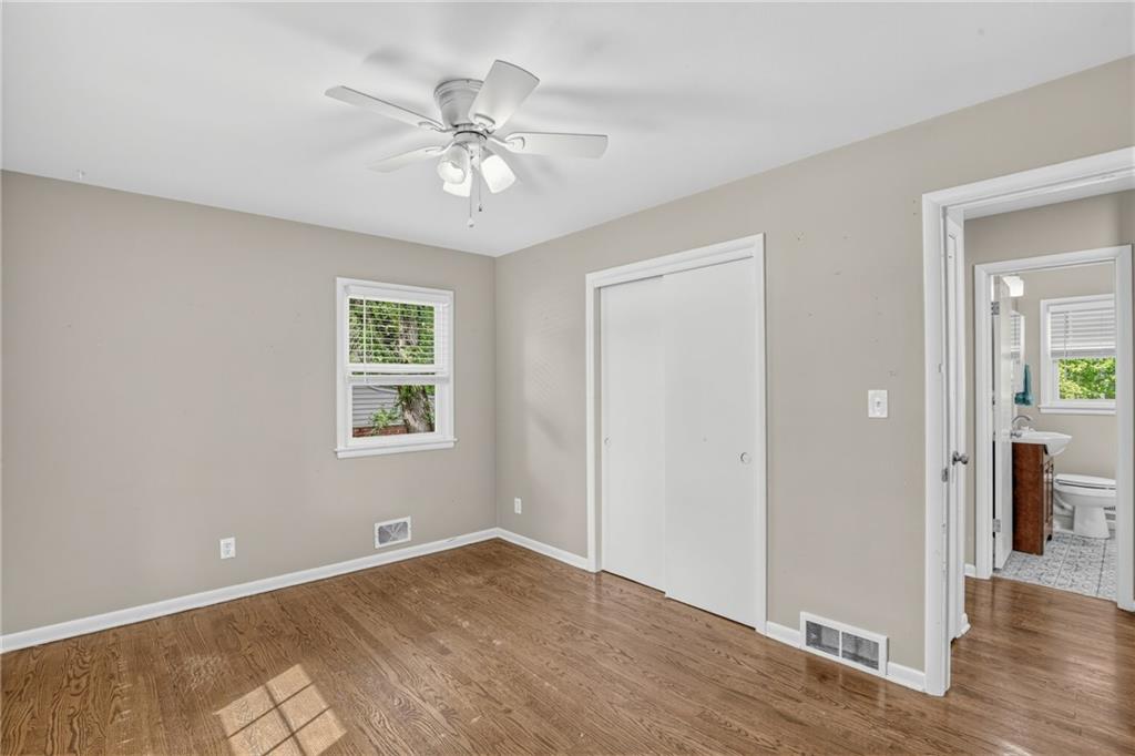 506 E 91st Terrace Property Photo 7