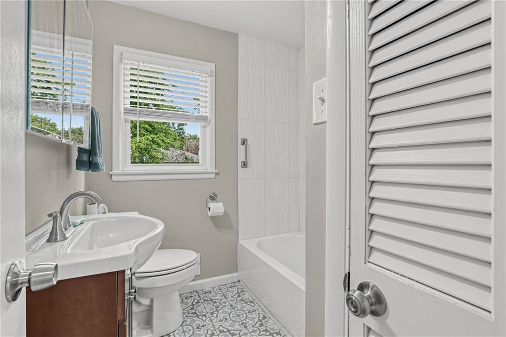 506 E 91st Terrace Property Photo 11