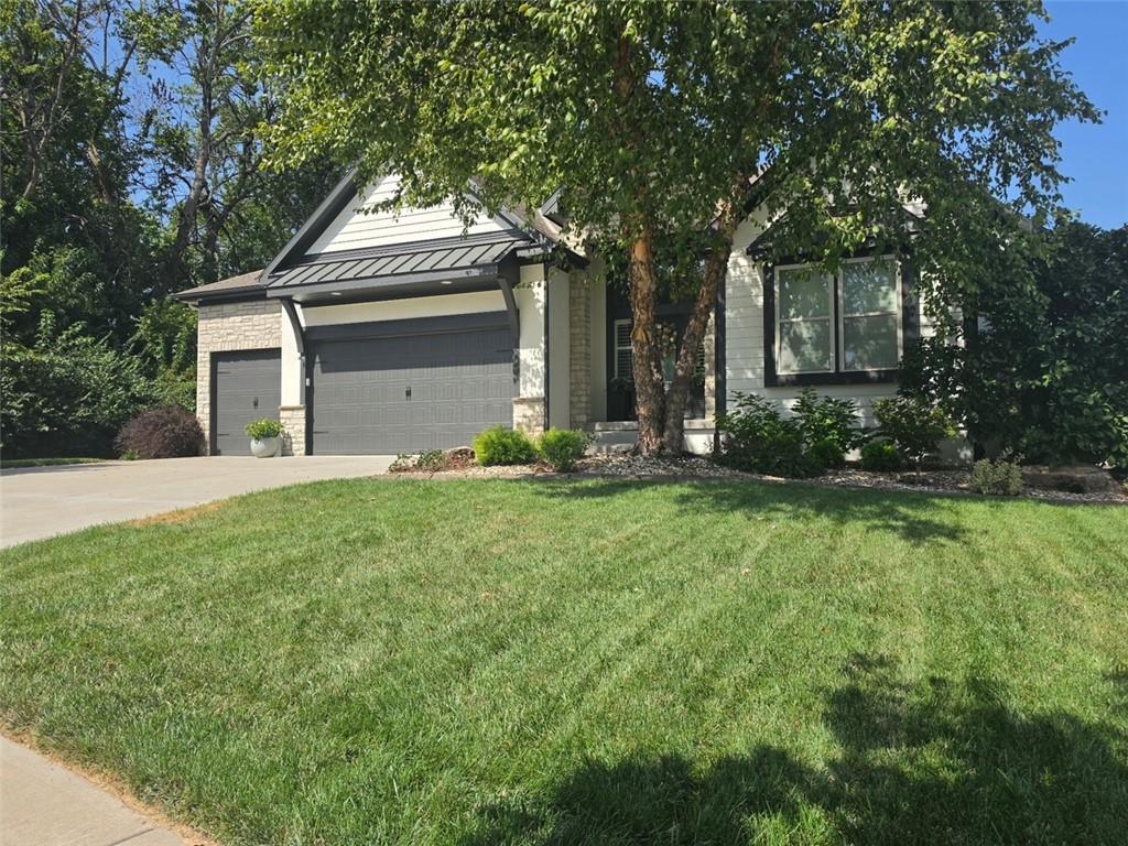 15882 W 165th Terrace Property Photo 1