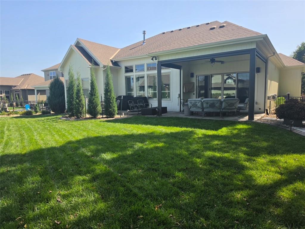 15882 W 165th Terrace Property Photo 4