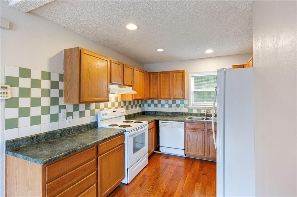 2005 E 34th Street Property Photo 8