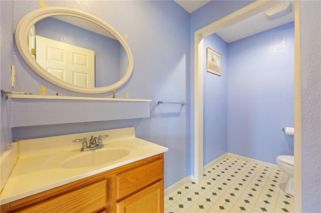 2005 E 34th Street Property Photo 10
