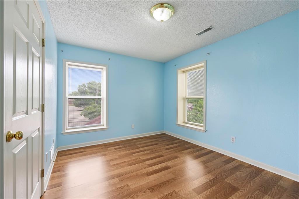 2005 E 34th Street Property Photo 16