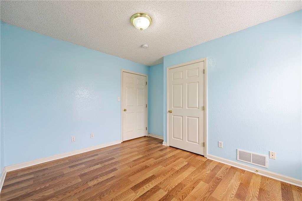 2005 E 34th Street Property Photo 17