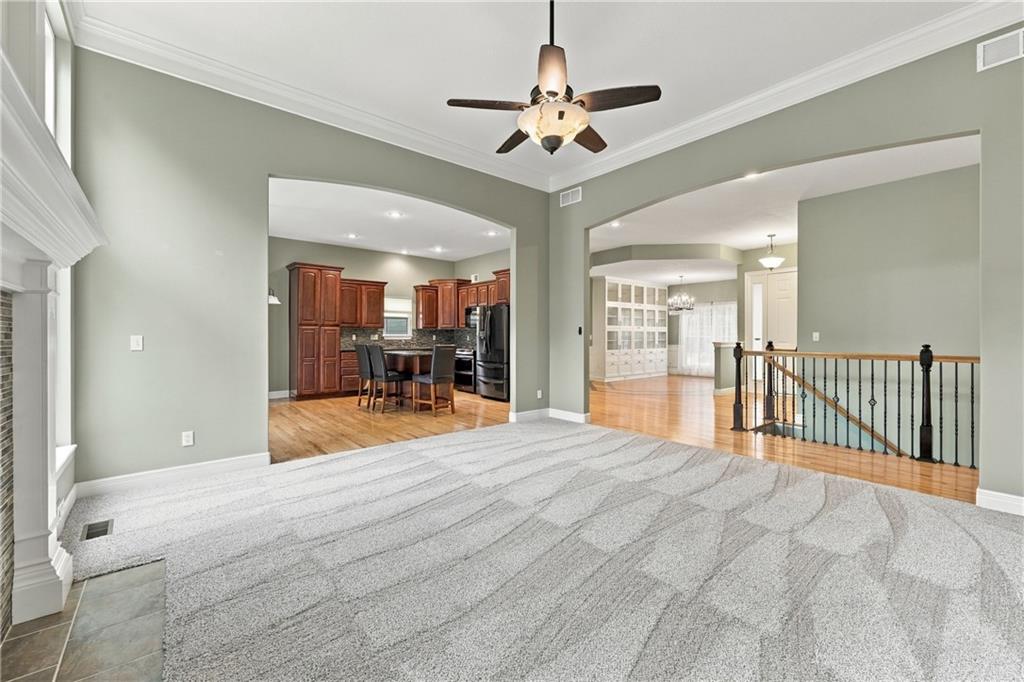 10108 N Willow Avenue Property Photo 3