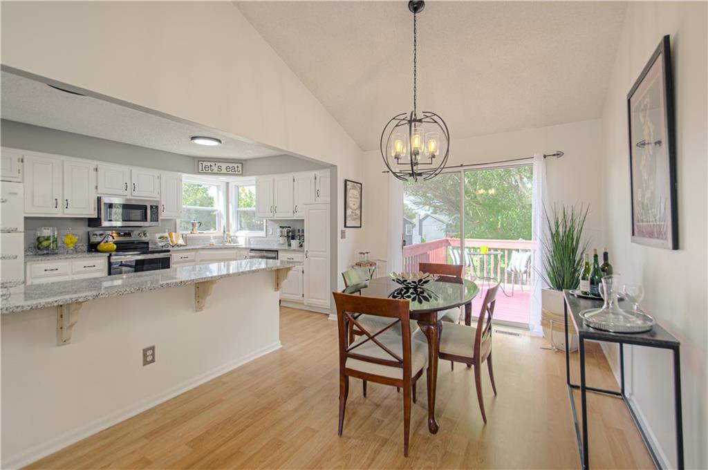 18412 W 163rd Street Property Photo 3