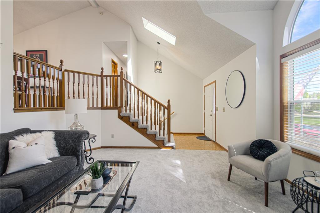 18412 W 163rd Street Property Photo 5