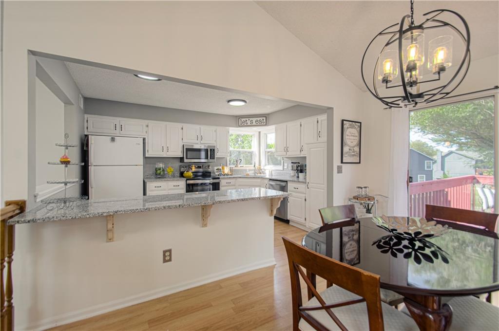 18412 W 163rd Street Property Photo 9