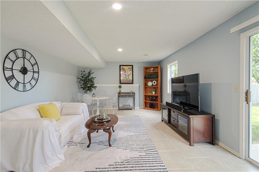 18412 W 163rd Street Property Photo 25