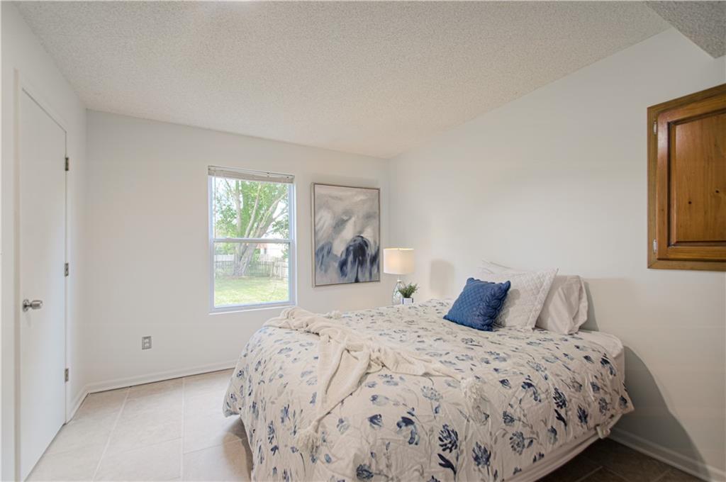 18412 W 163rd Street Property Photo 28