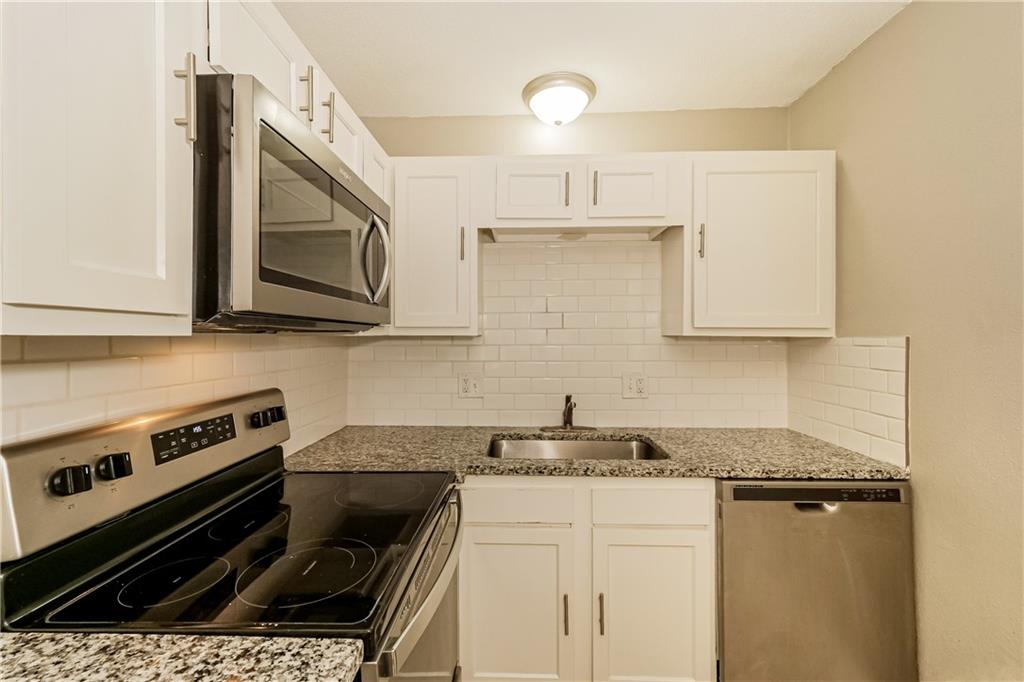 1911-1913 S Crescent Avenue Property Photo 4