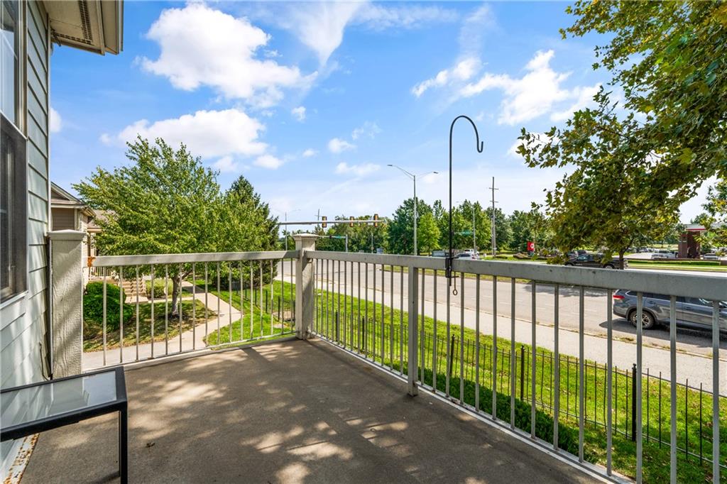 7631 W 158th Terrace Property Photo 20