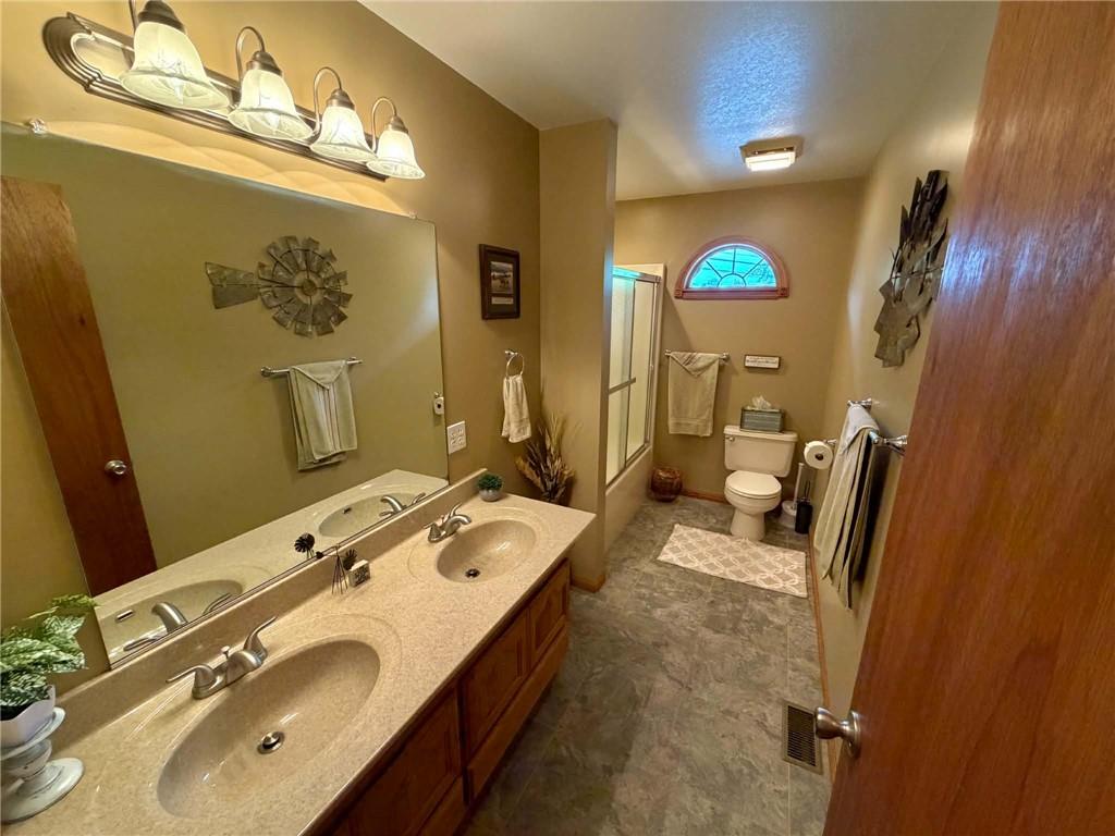 314 E Thompson Street Property Photo 14