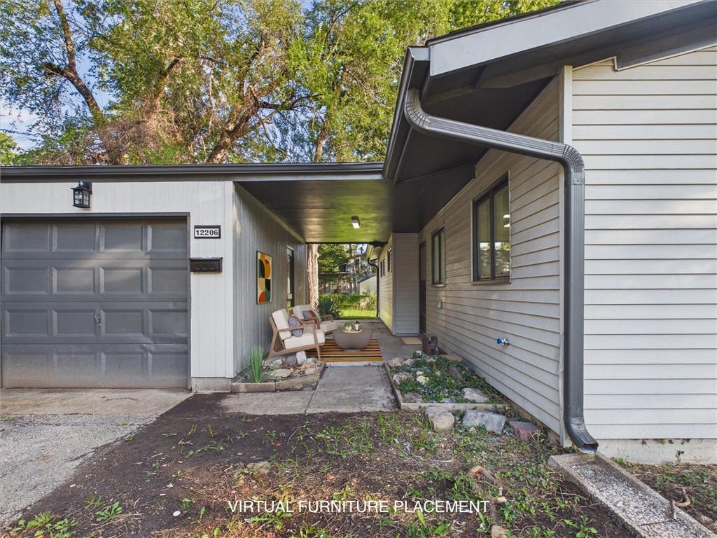 12206 E 47th Street Property Photo 3