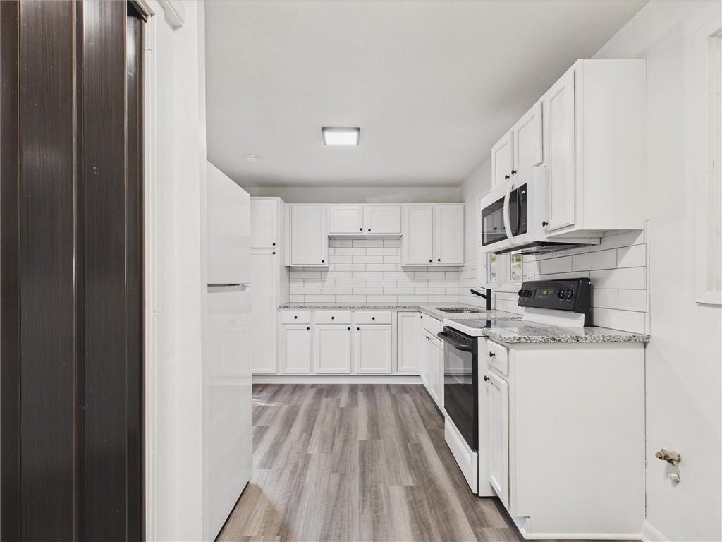 12206 E 47th Street Property Photo 6
