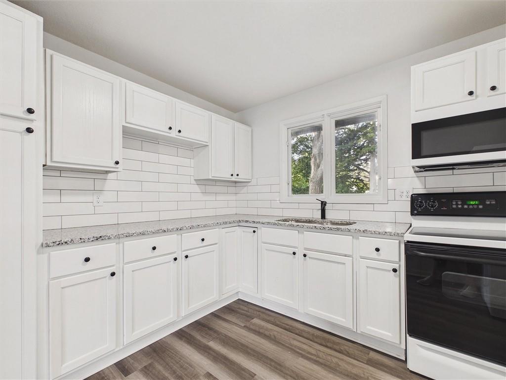 12206 E 47th Street Property Photo 9