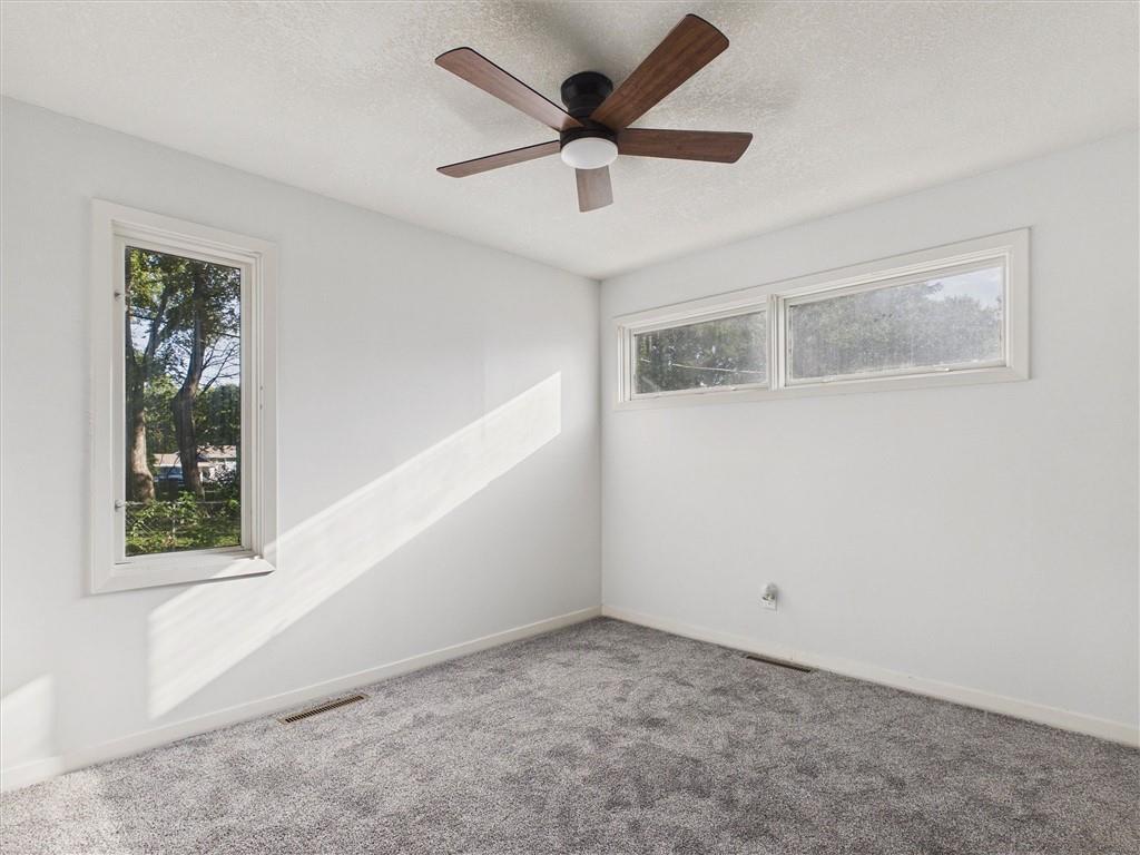 12206 E 47th Street Property Photo 23