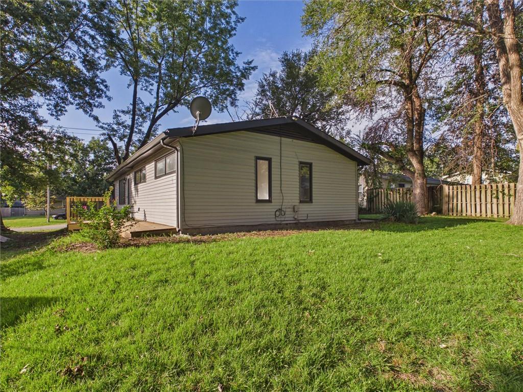 12206 E 47th Street Property Photo 30