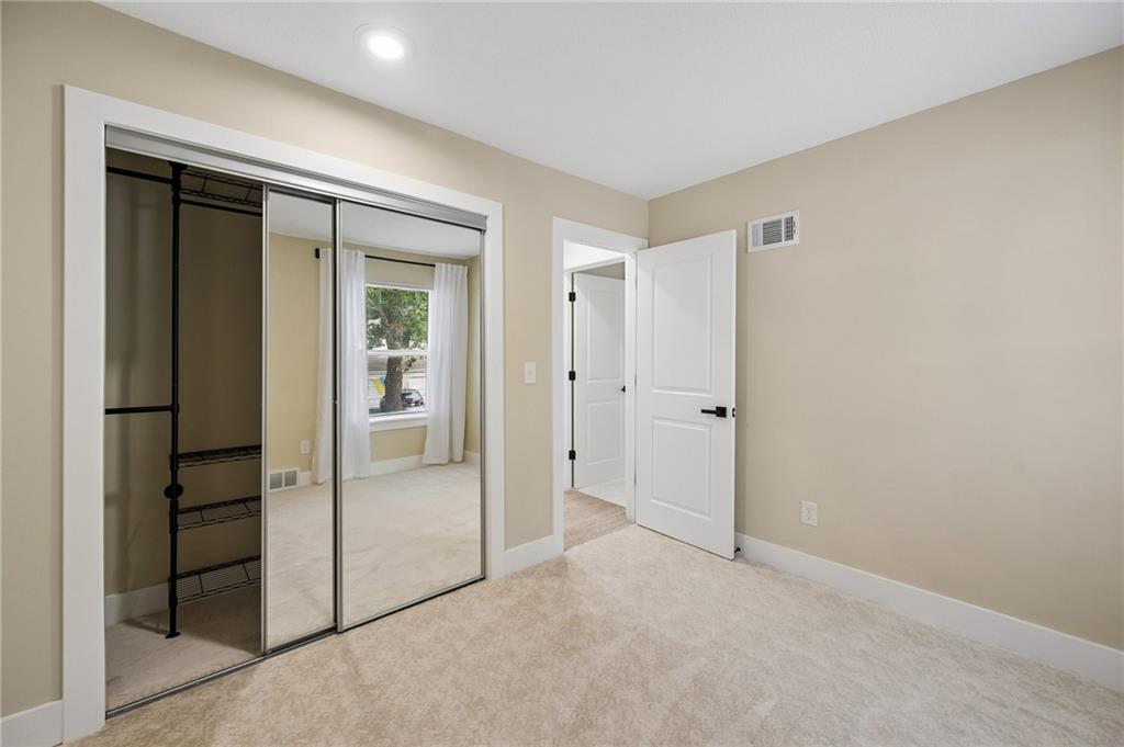 8648 W 108th Place Property Photo 10