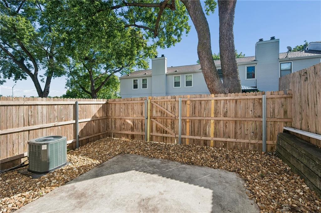8648 W 108th Place Property Photo 20