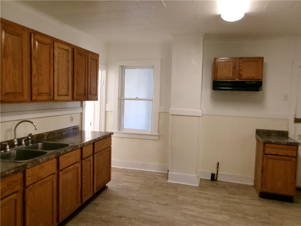 1417 Commercial Street Property Photo 6