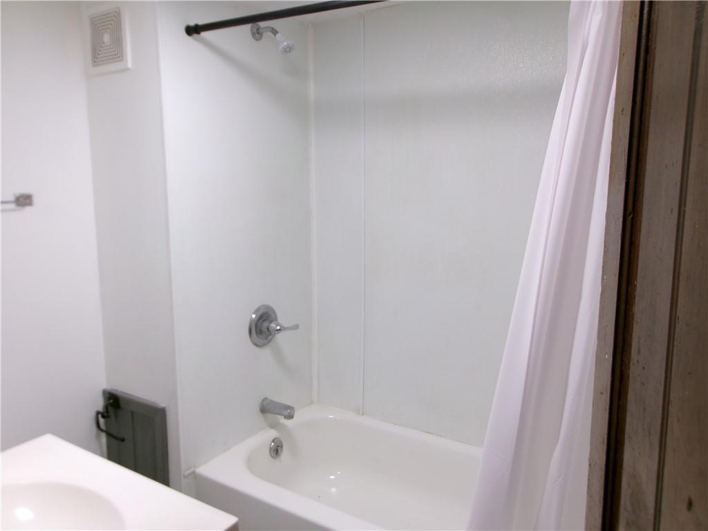 1417 Commercial Street Property Photo 11