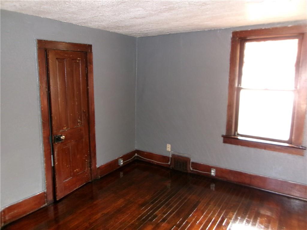 1417 Commercial Street Property Photo 14