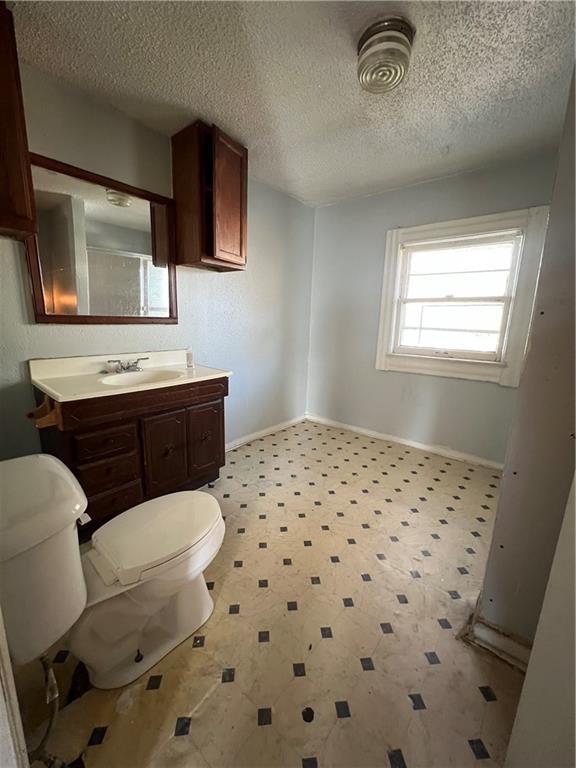 2008 E 36th Street Property Photo 9