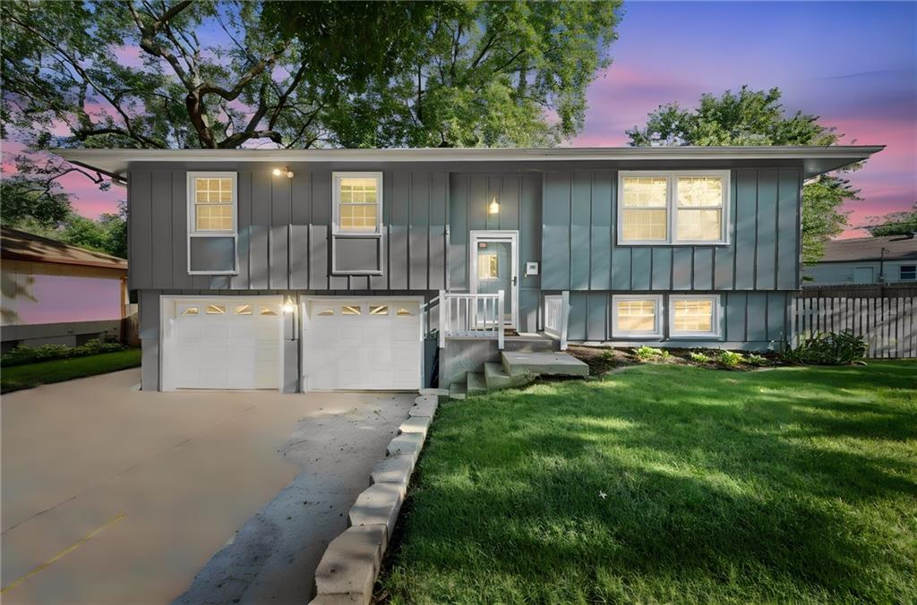 11618 W 69th Street Property Photo 1