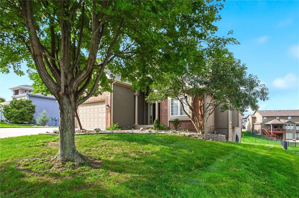 9424 N Hunter Avenue Property Photo 3