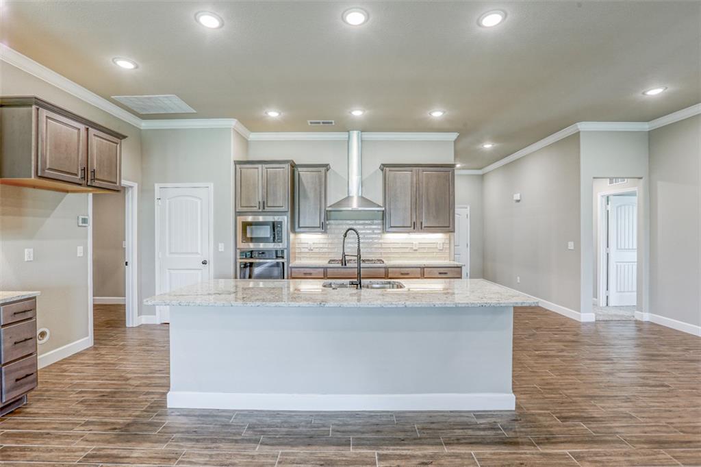 6701 Apache Drive Property Photo 6
