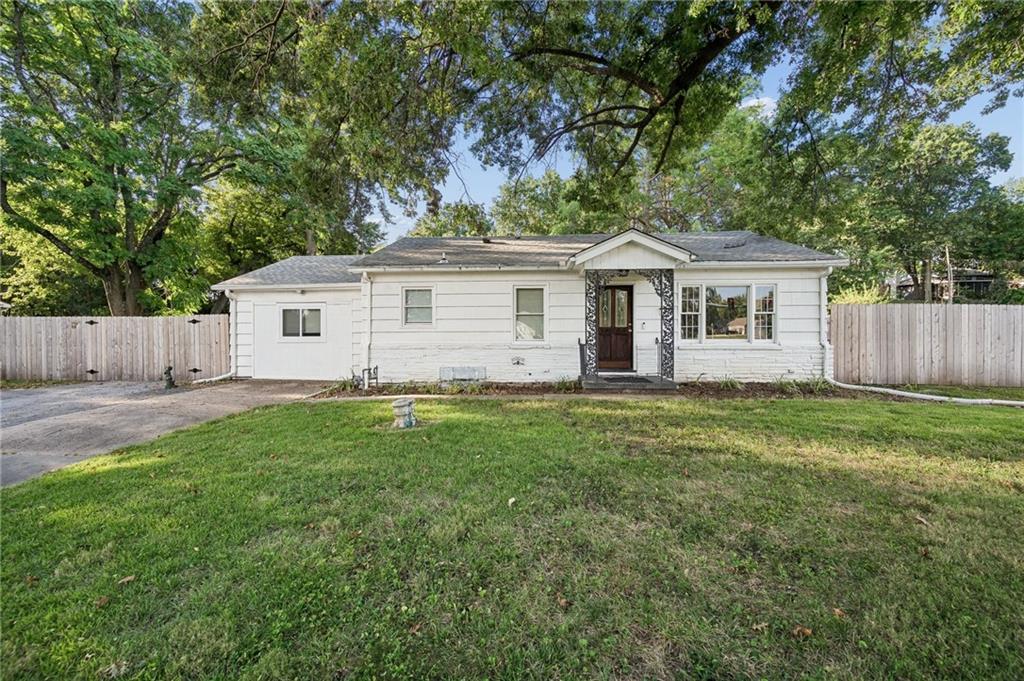14601 E 39th Street Property Photo 2