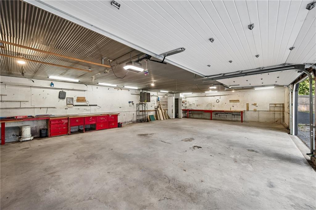14601 E 39th Street Property Photo 5