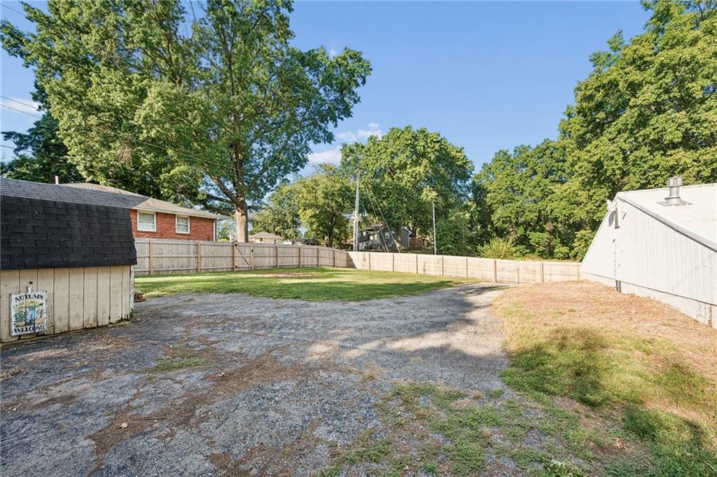 14601 E 39th Street Property Photo 27