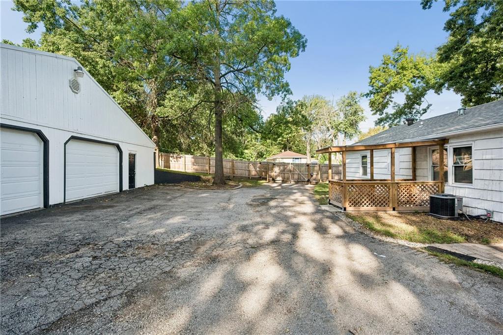 14601 E 39th Street Property Photo 28