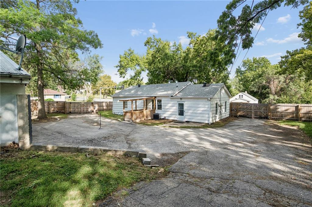 14601 E 39th Street Property Photo 29