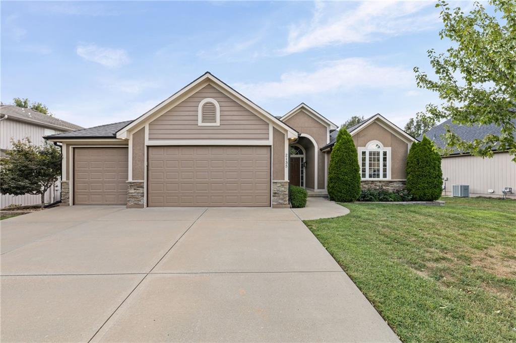 2135 Ne Sparta Drive Property Photo