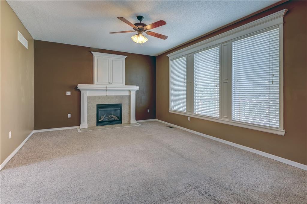 866 N Maple Street Property Photo 2