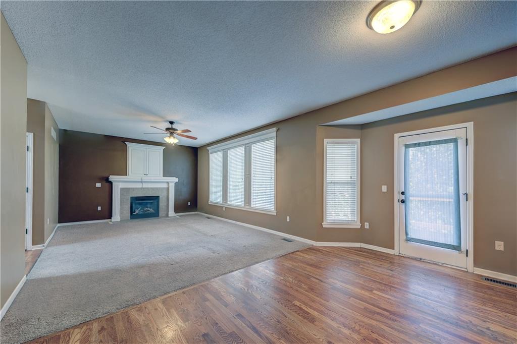 866 N Maple Street Property Photo 3