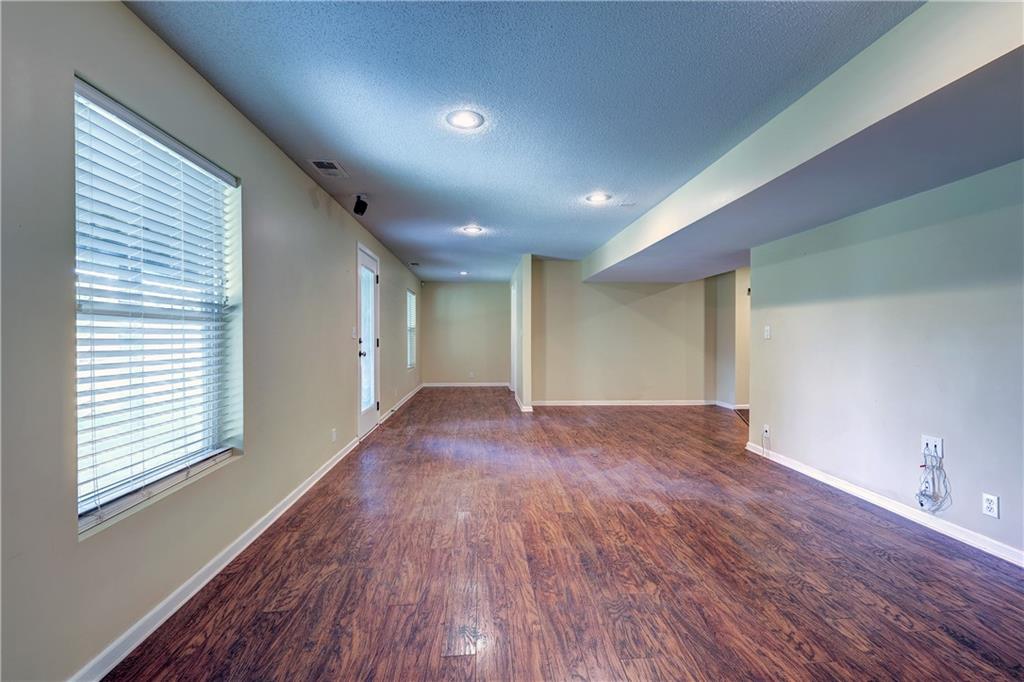 866 N Maple Street Property Photo 21