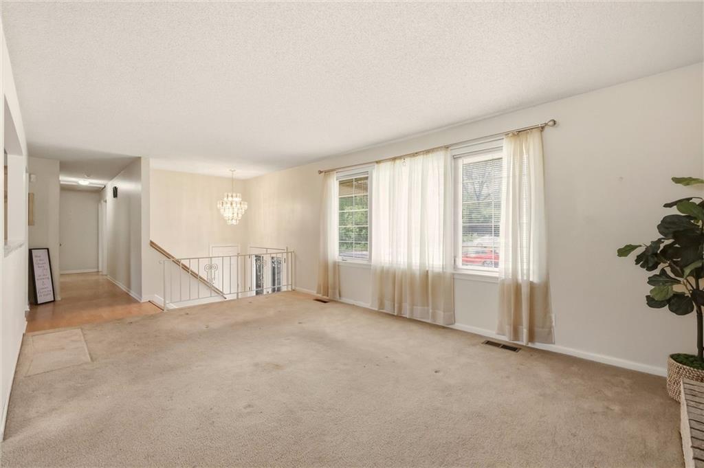 2505 N 57th Drive Property Photo 9