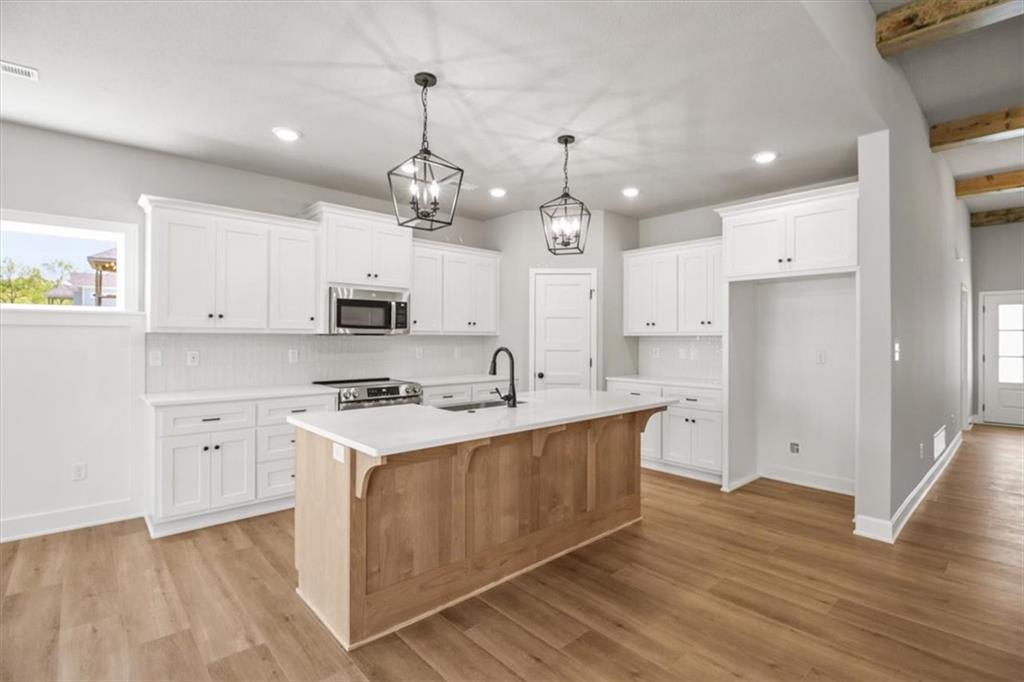 1102 Eli Lane Property Photo 7