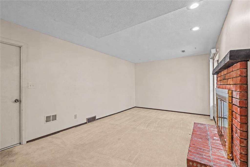 11921 W 66th Terrace Property Photo 20