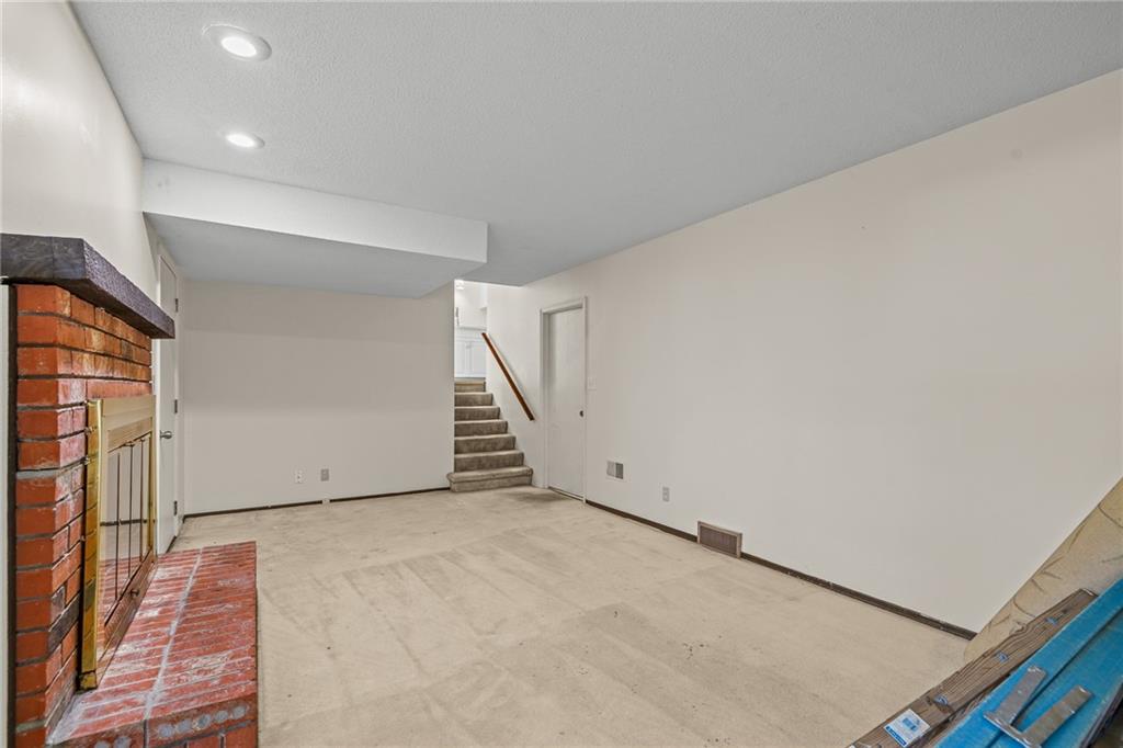 11921 W 66th Terrace Property Photo 22